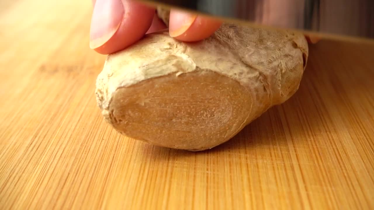 Free Video Stock Slicing Fresh Ginger Live Wallpaper - Free Download
