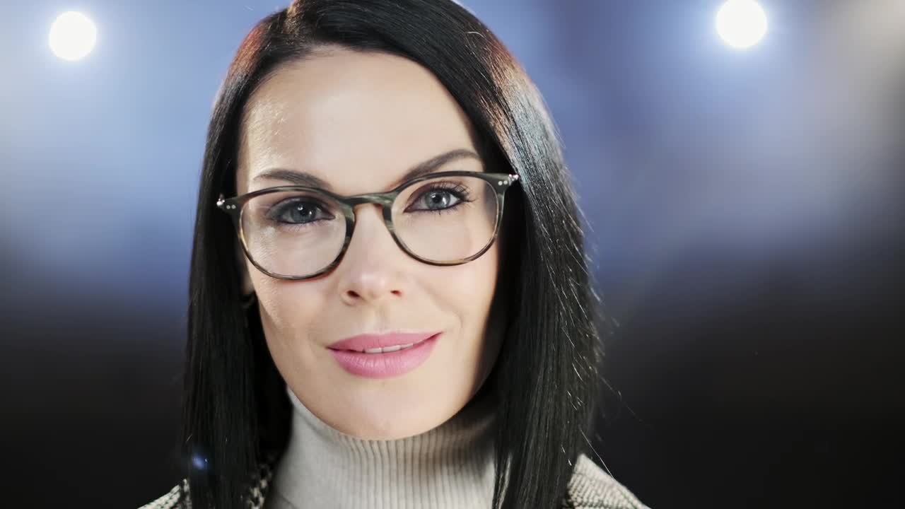 Video Stock Portrait Of An Adult White Woman With Black Hair Live Wallpaper Free - Free Download