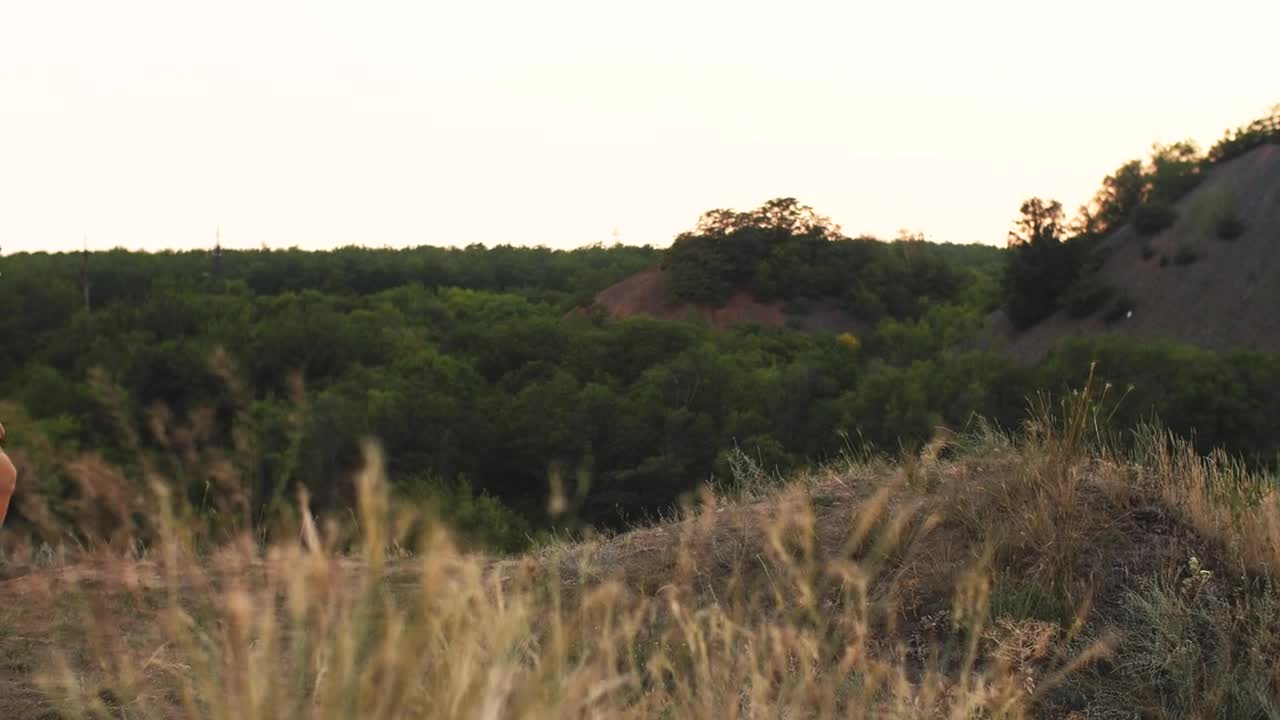 Stock Video Couple Of Explorers Looking For Where To Camp Live Wallpaper For PC - Free Download