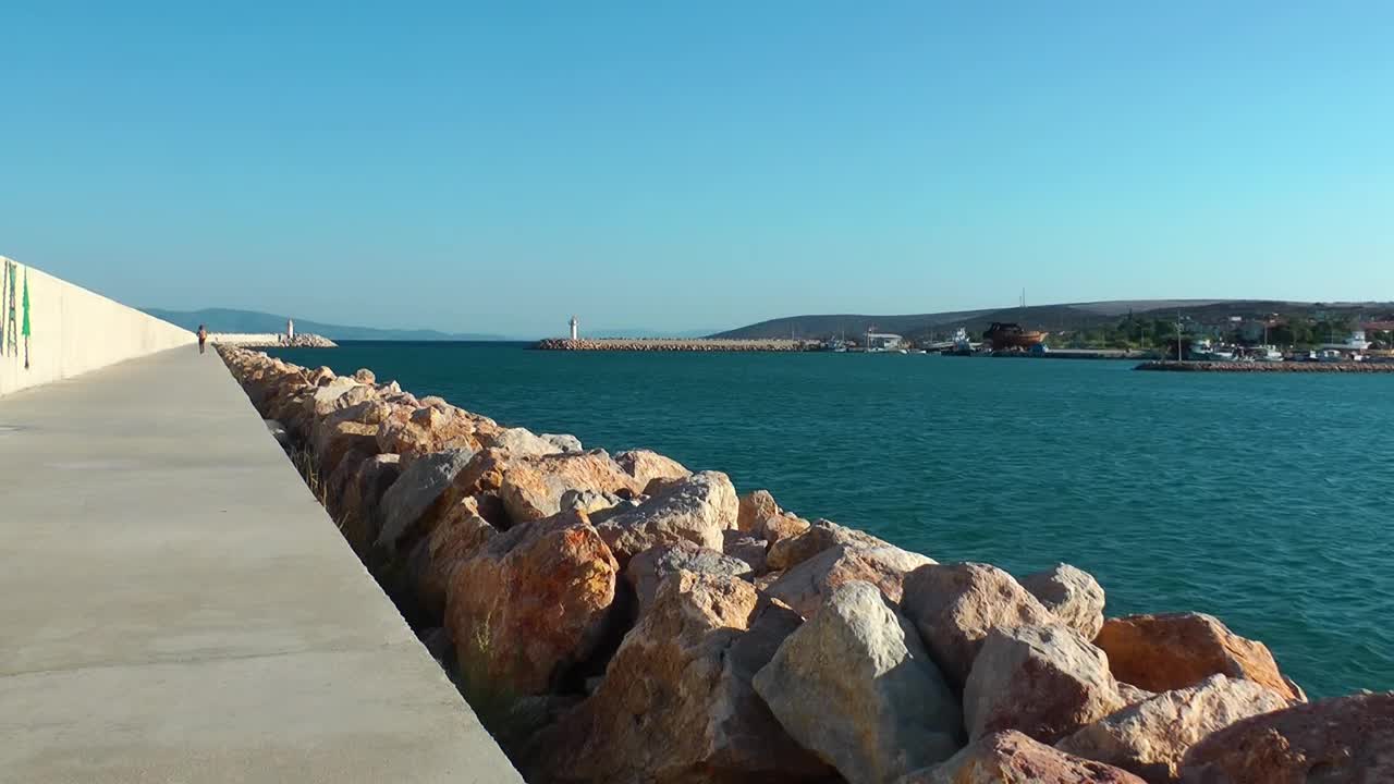 Free Stock Video Shirtless Man Running By The Sea Live Wallpaper - Free Download
