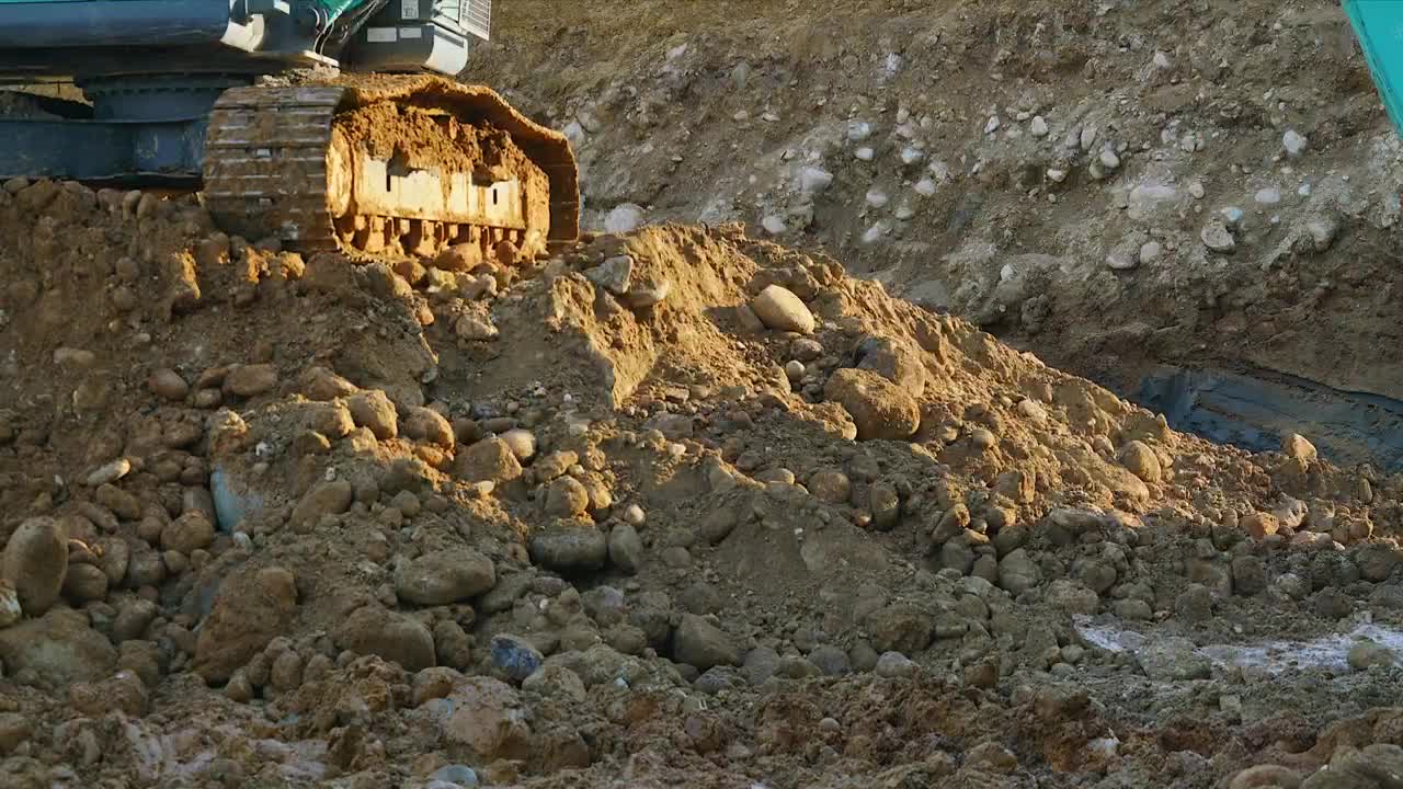 Stock Video Excavator Digging In The Ground Live Wallpaper For PC - Free Download