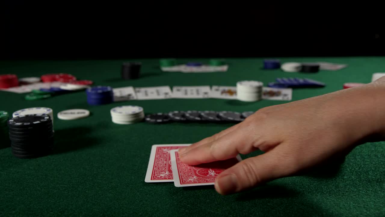 Video Stock Poker Player With Two Kings Live Wallpaper Free - Free Download
