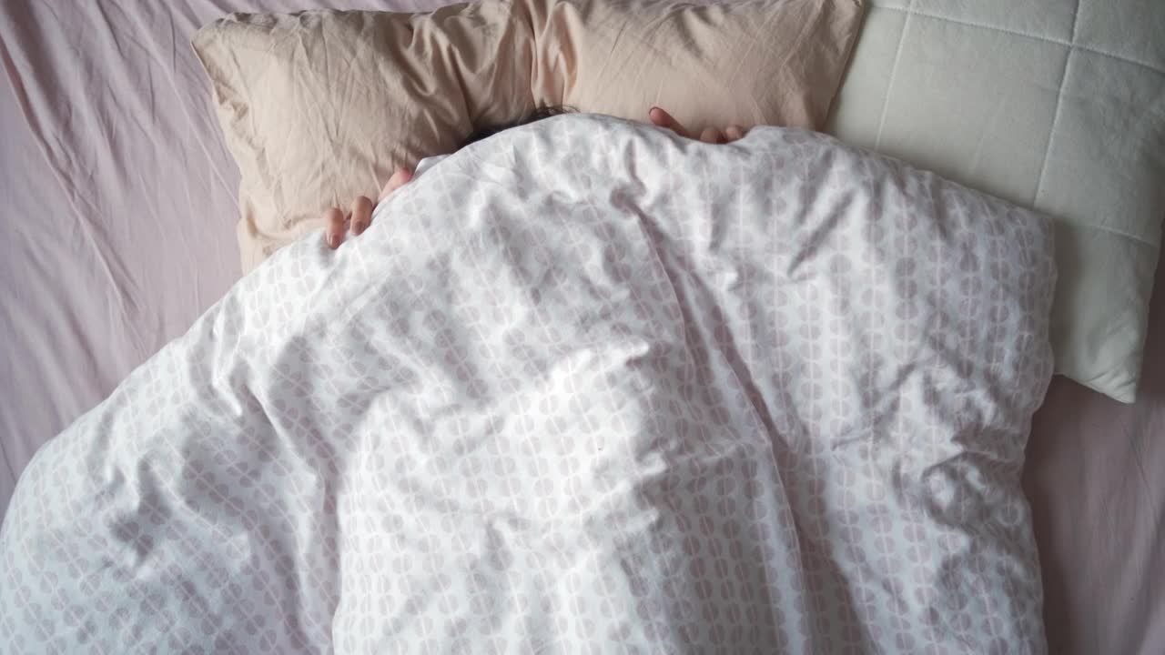 Video Stock Portrait Of A Woman Waking Up In Her Bed Live Wallpaper Free - Free Download