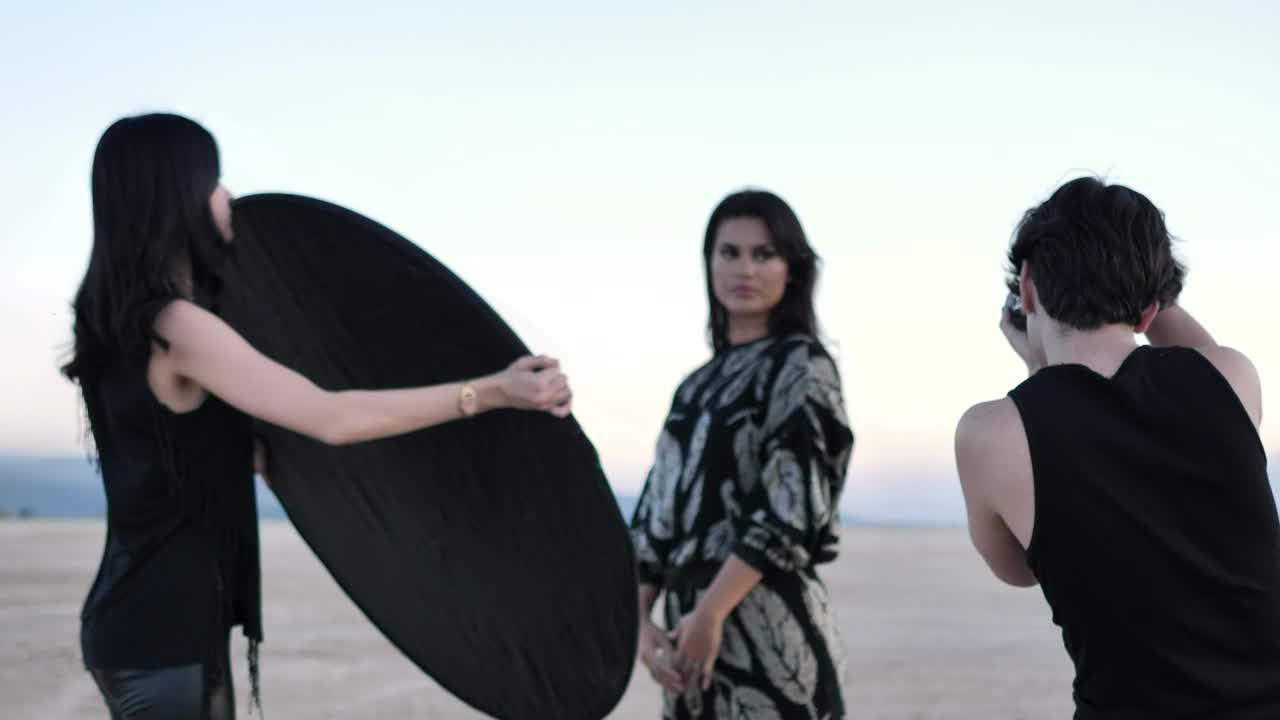 Video Stock Photo Session In The Middle Of A Desert Live Wallpaper Free - Free Download