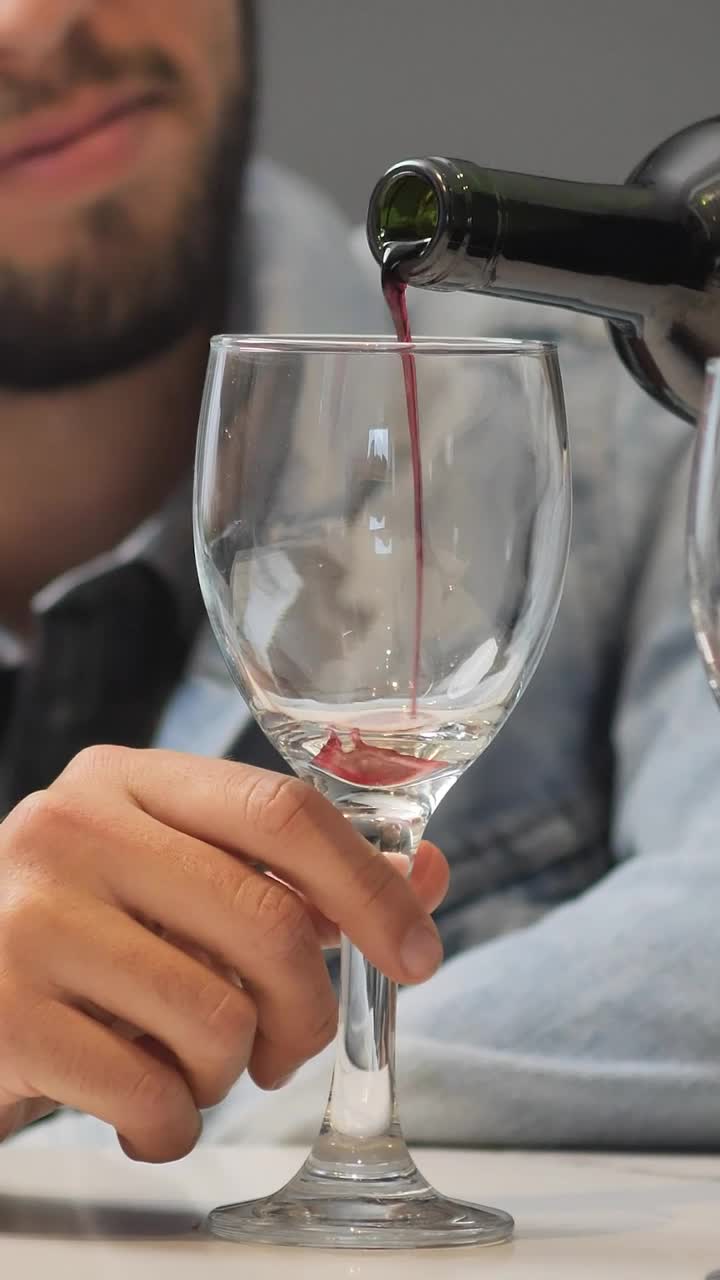 Video Stock Pouring Wine Into A Mans Glass Live Wallpaper Free - Free Download