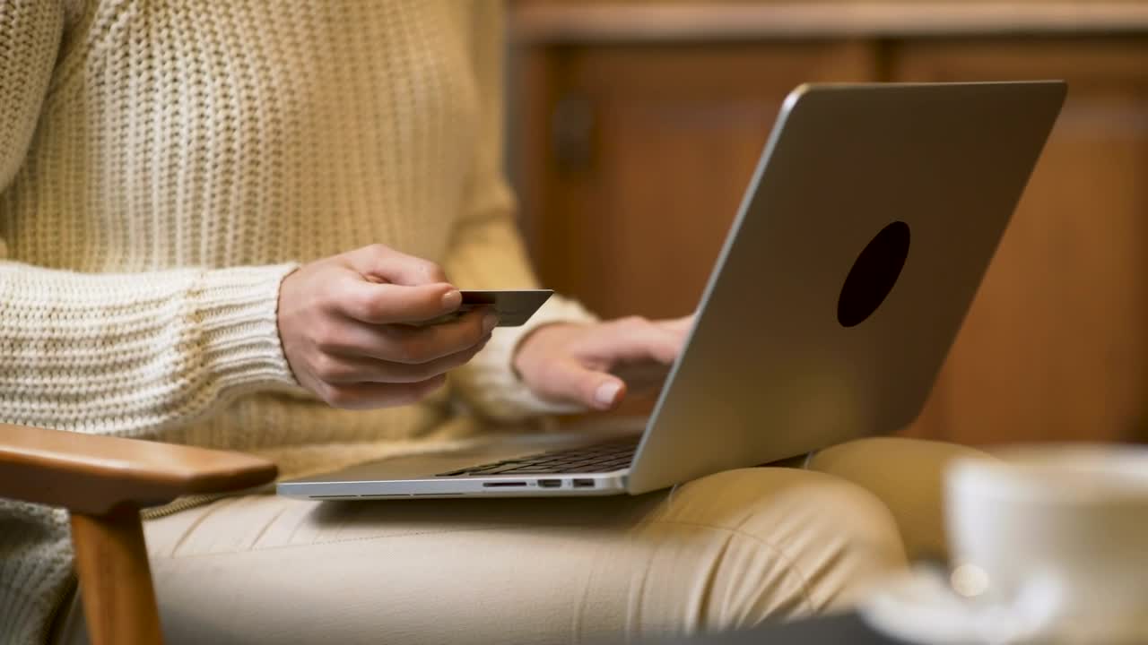 Free Stock Video Woman With Laptop Holding A Credit Card Live Wallpaper - Free Download