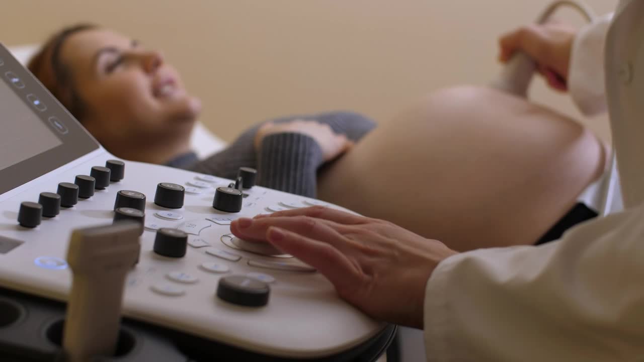 Video Stock Pregnant Woman Having An Ultrasound 6061Live Wallpaper Free - Free Download