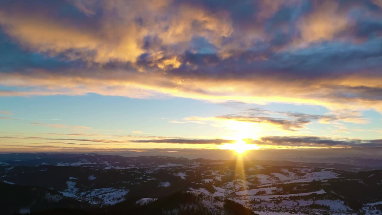 Video Stock Radiant Sunlight In A Beautiful Landscape Live Wallpaper Free - Free Download