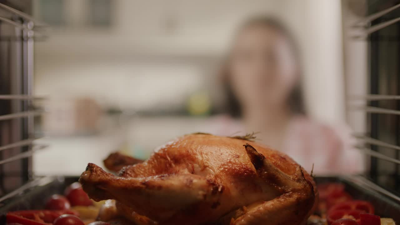 Video Stock Chicken Cooking In The Oven Live Wallpaper For PC - Free Download