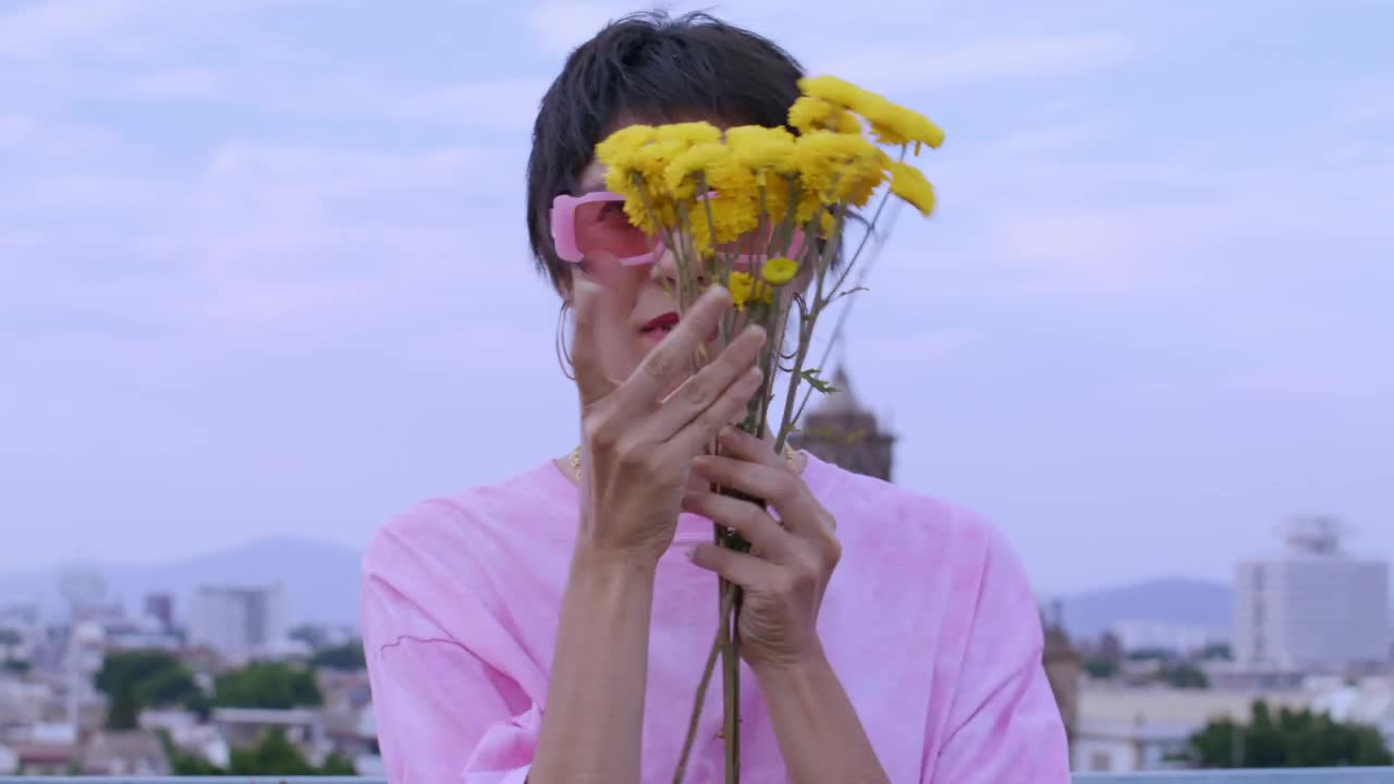 Free Stock Video Woman With Flowers And Pink Clothes Live Wallpaper - Free Download