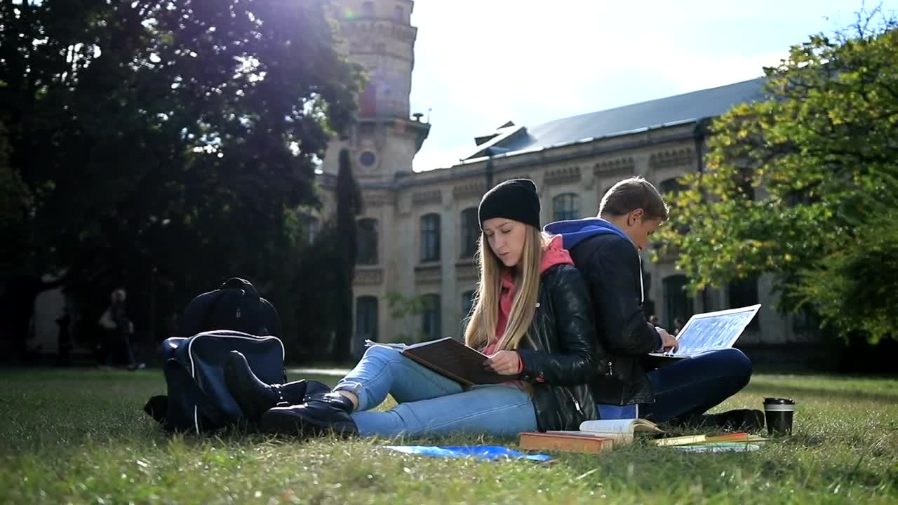 Stock Video Couple Learning Outside Live Wallpaper For PC - Free Download