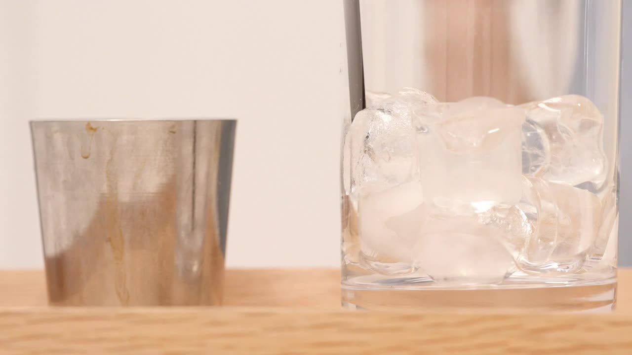 Video Stock Preparing A Cold Beverage With Coffee And Milk In A Live Wallpaper Free - Free Download
