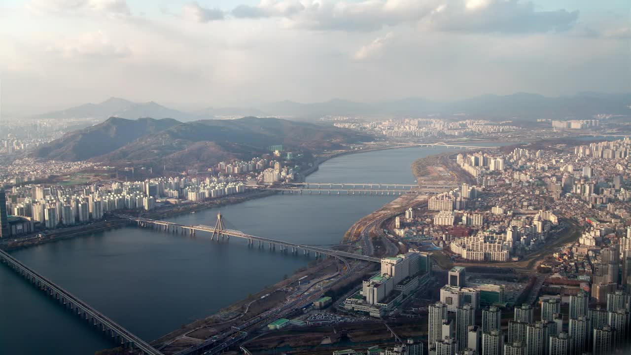 Free Stock Video River With Bridges Surrounded By A Big City Live Wallpaper - Free Download