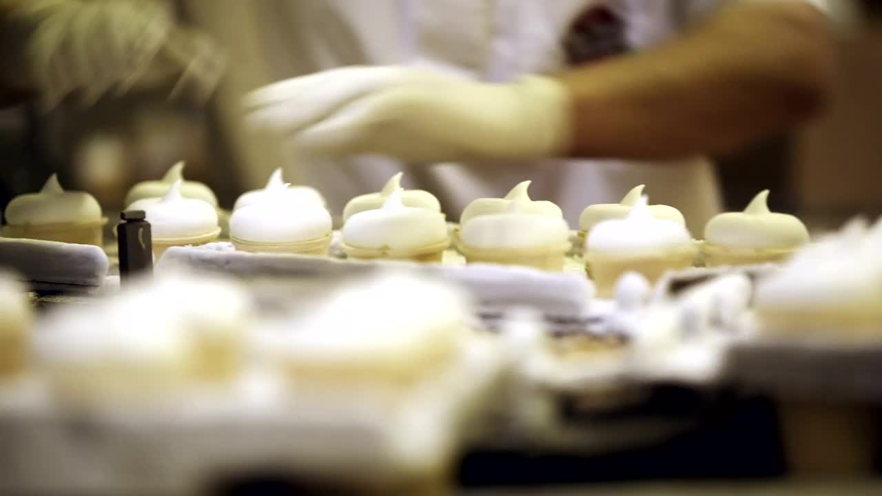 Video Stock Processing Ice Creams From A Factory Live Wallpaper Free - Free Download