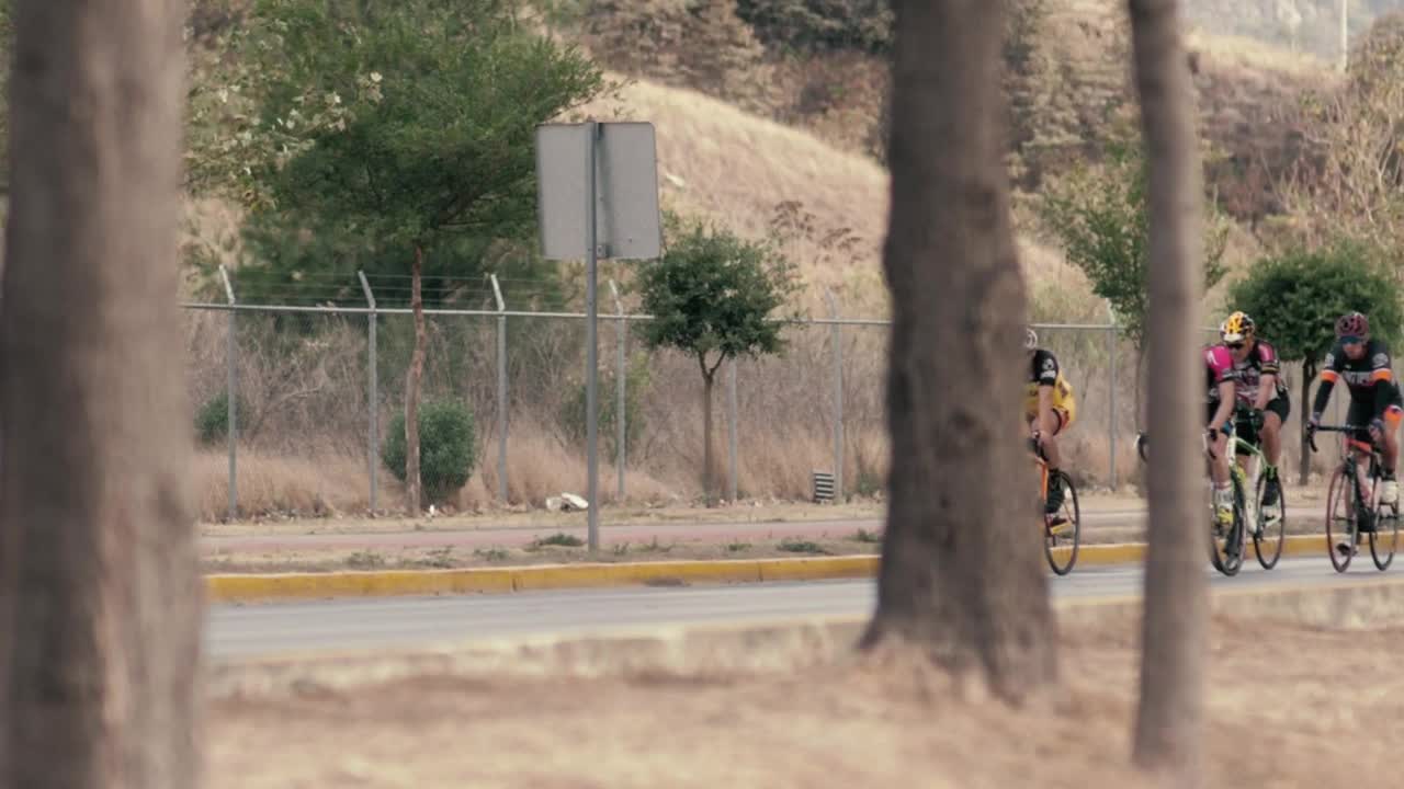 Video Stock Racing Cyclists In The Street Live Wallpaper Free - Free Download