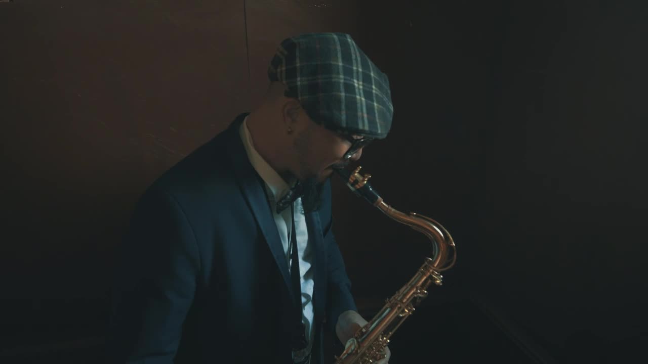 Stock Video Man Playing The Saxophon Animated Wallpaper - Free Download