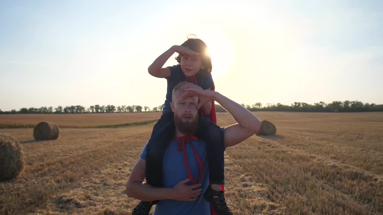 Stock Video Dad Carrying His Daughter Live Wallpaper For PC - Free Download