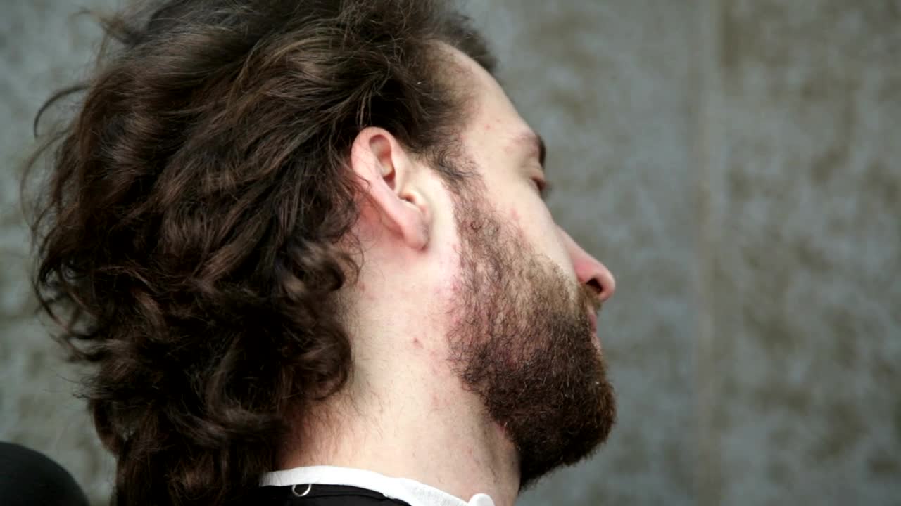 Stock Footage Using A Straight Razor To Shave A Beard Live Wallpaper - Free Download