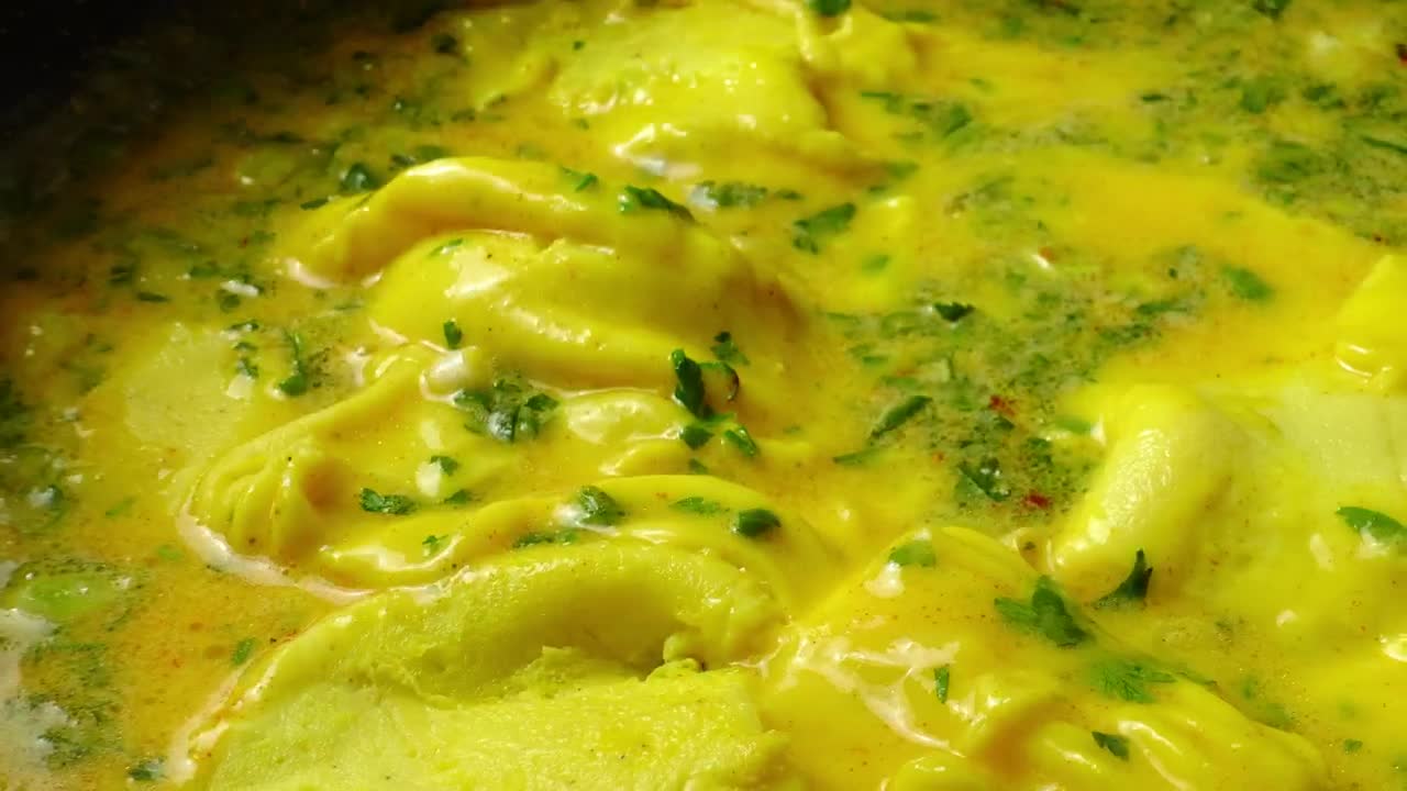 Stock Video Cooking Spiced Omelet Live Wallpaper For PC - Free Download