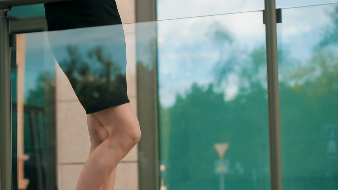 Free Stock Video Woman Working On Her Tablet Outside The Office Live Wallpaper - Free Download