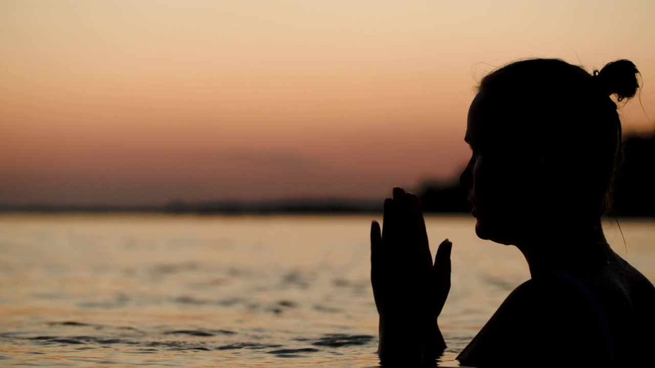 Video Stock Praying In The Ocean Live Wallpaper Free - Free Download