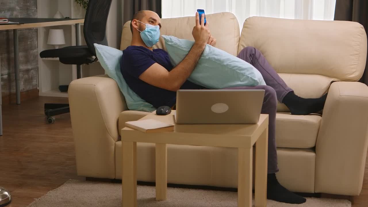 Stock Video Man With Coronavirus Chats On Social Media From Couc Animated Wallpaper - Free Download