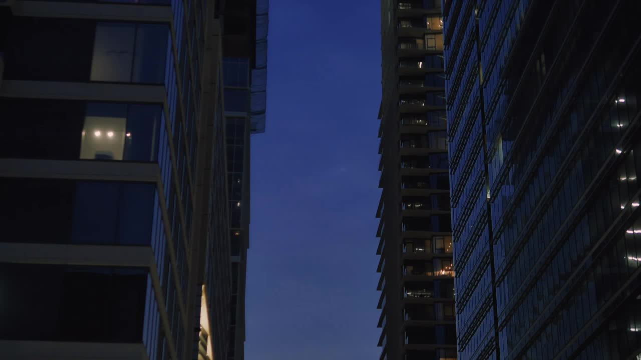 Free Video Stock Street Between Large Buildings At Sunset At Christmas  LargeLive Wallpaper - Free Download