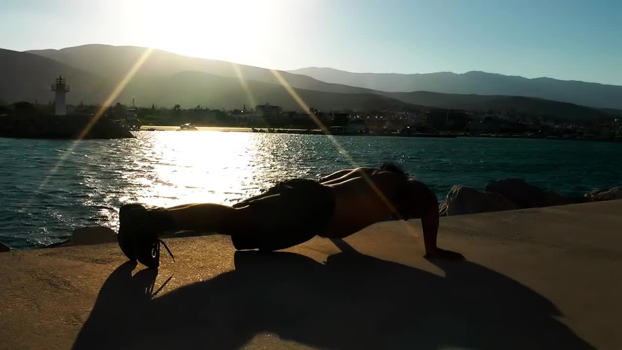 Free Stock Video Shirtless Man Doing Push Ups On The Boardwalk Live Wallpaper - Free Download