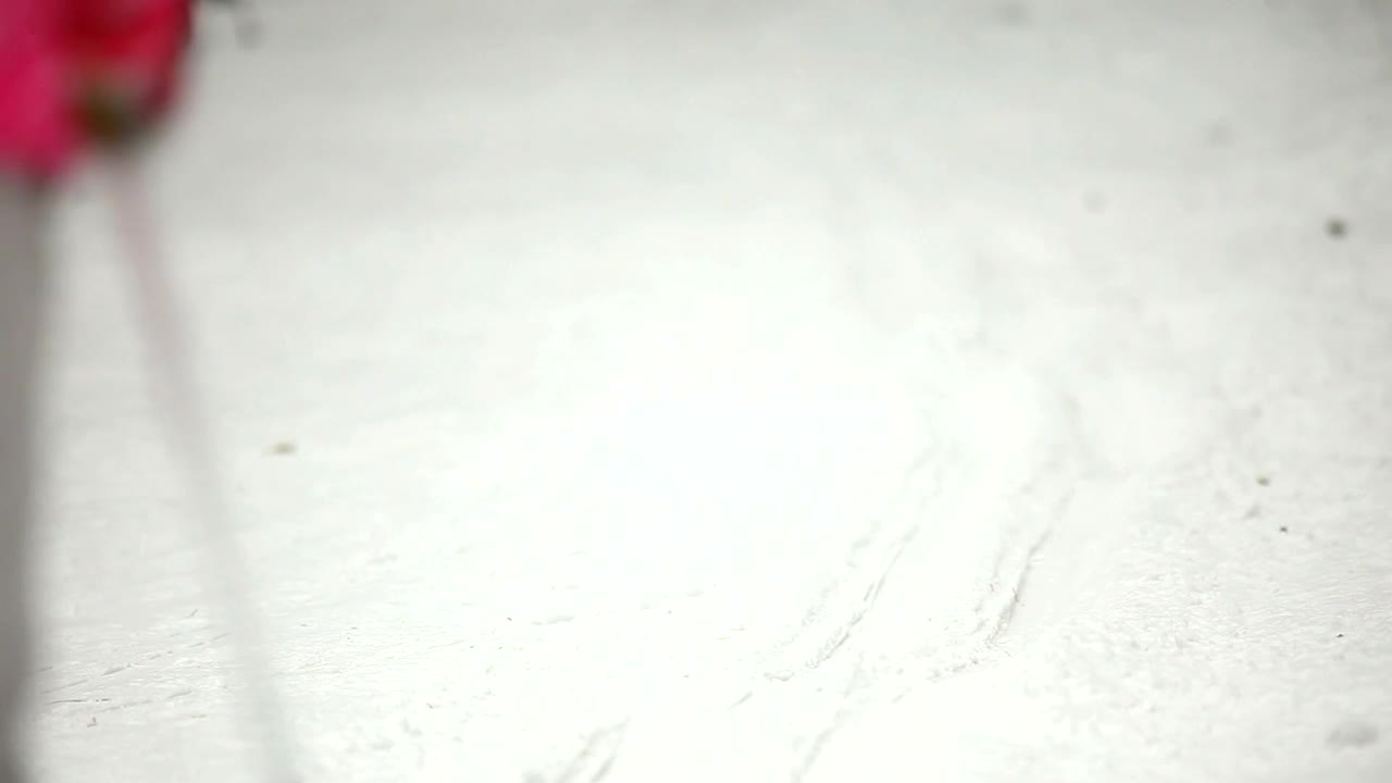 Stock Video Couple Skiing In The Snow Live Wallpaper For PC - Free Download