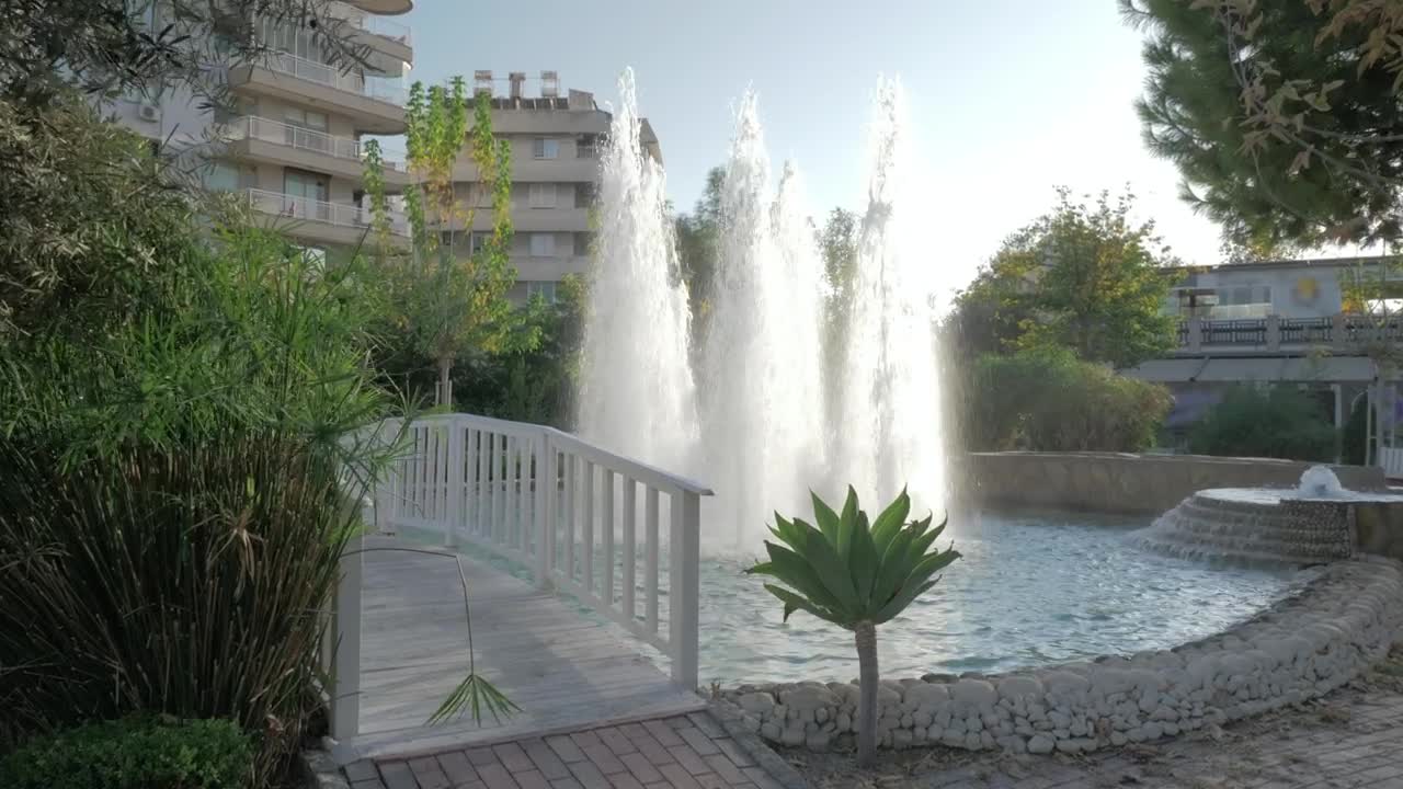 Stock Video Beautiful Fountain In A Public Garden Live Wallpaper For PC - Free Download