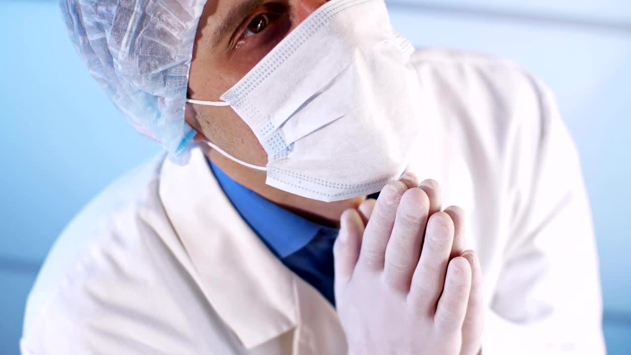 Stock Video Doctor Praying With Great Faith Before Surgery Live Wallpaper For PC - Free Download