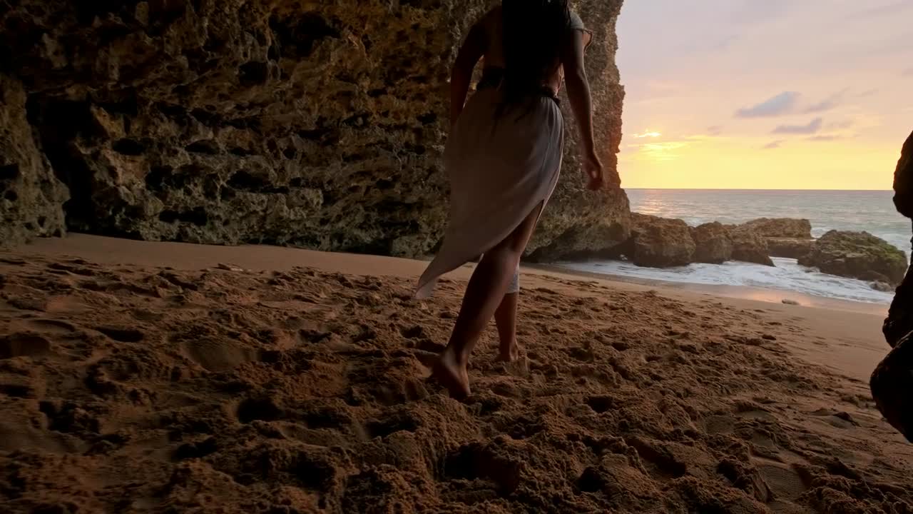 Free Stock Video Woman In White Dress Runs And Spins On The Beach Live Wallpaper - Free Download