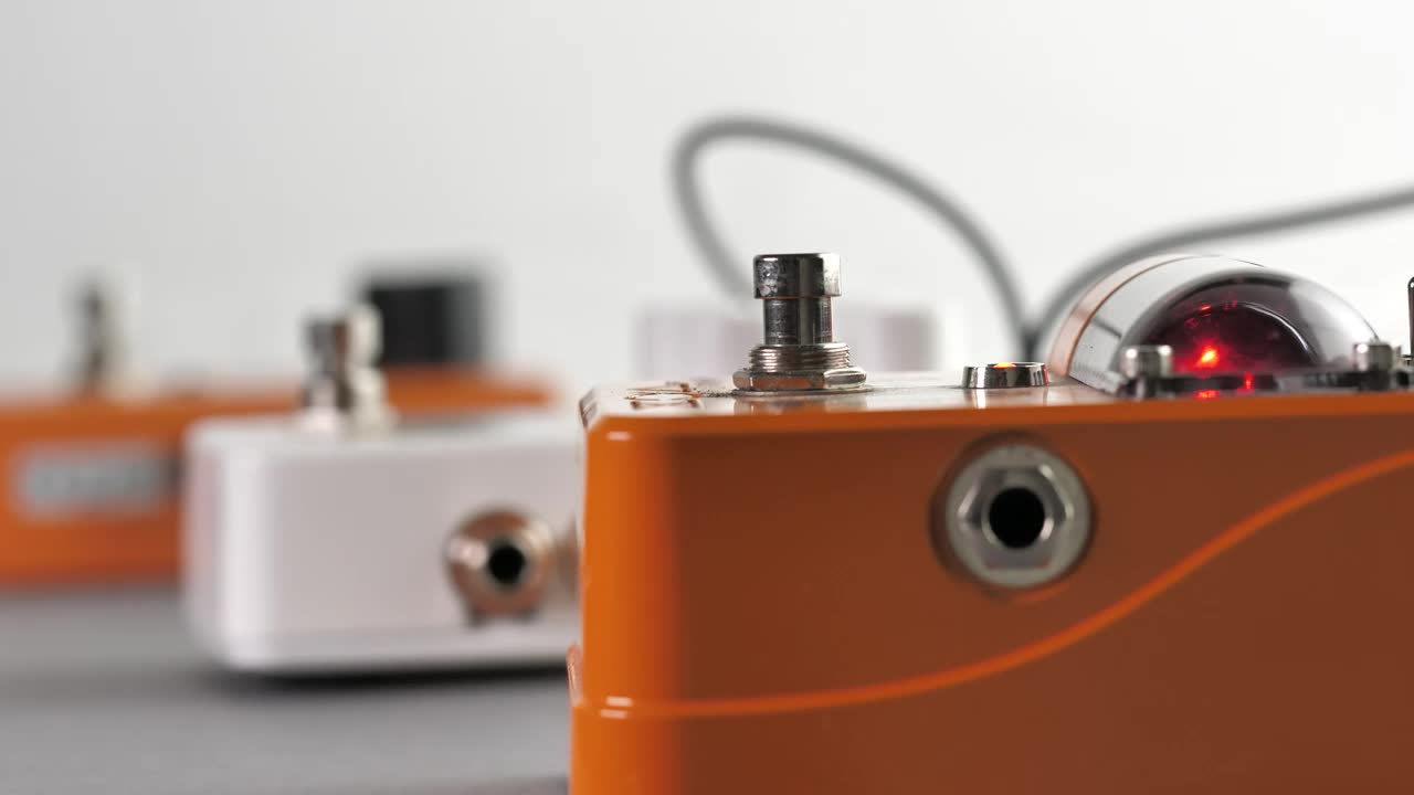 Stock Video Distortion Pedals Connected Live Wallpaper For PC - Free Download