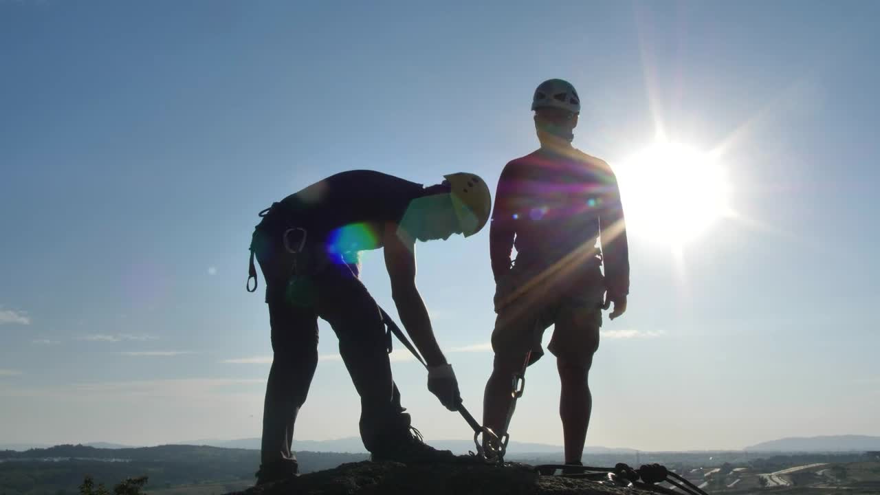 Free Stock Video Two Mountaineers On A Peak Under The Blazing Sun Live Wallpaper - Free Download