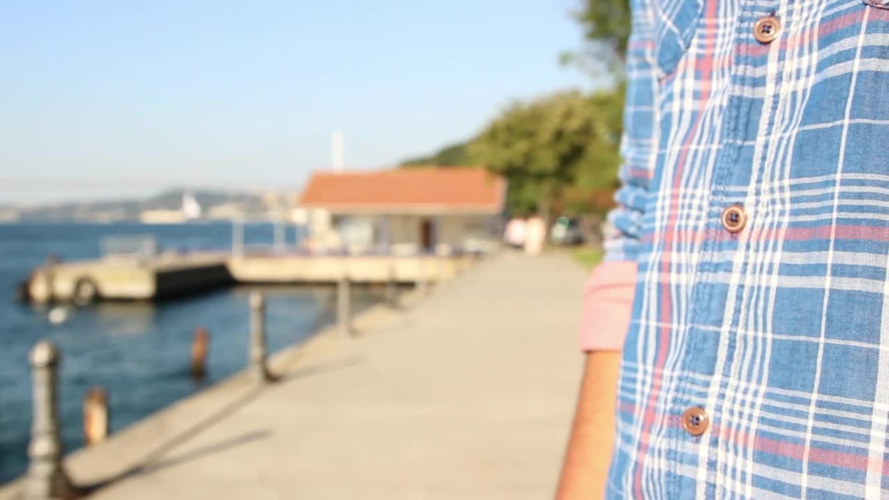 Stock Video Person Cleaning His Glasses Live Wallpaper - Free Download