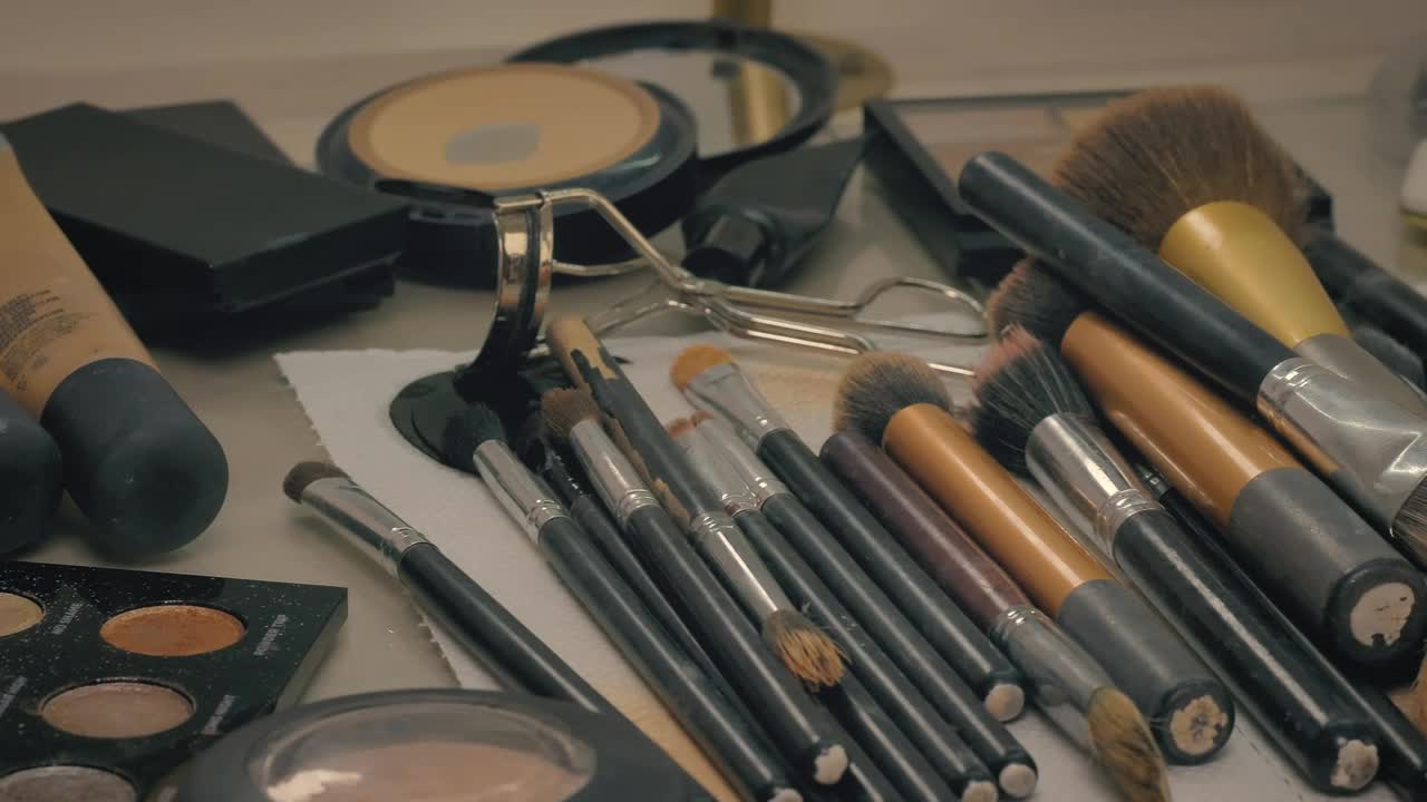 Stock Video Many Makeup Items On A Tabl Animated Wallpaper - Free Download