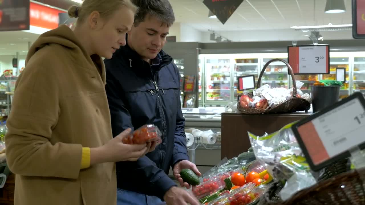 Video Stock Choosing Packs Of Vegetables Live Wallpaper For PC - Free Download