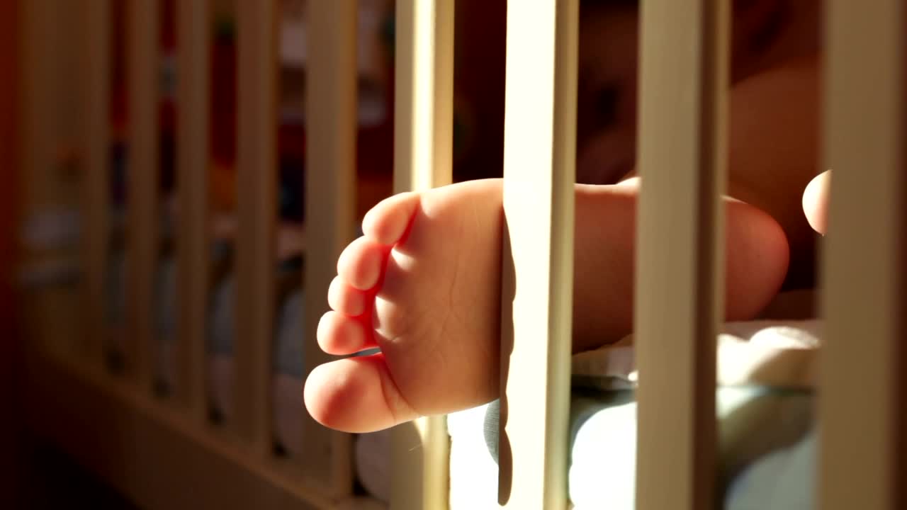 Free Video Stock Sun Light Over A Sleeping Baby Live Wallpaper - Free Download