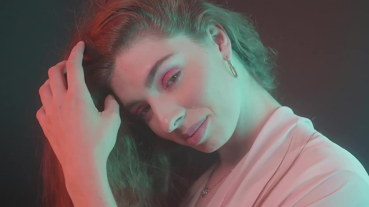 Video Stock Portrait Of A Captivating Young Woman Live Wallpaper Free - Free Download