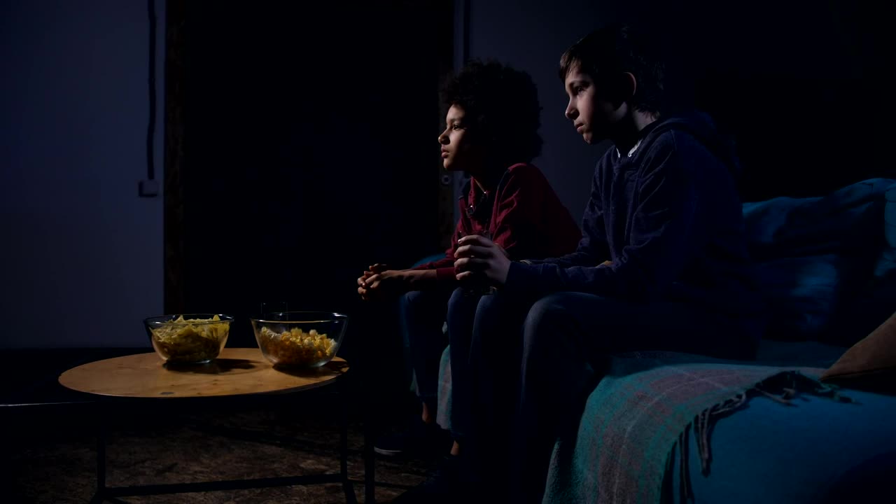 Free Stock Video Scared Boys Watching A Horror Film Live Wallpaper - Free Download