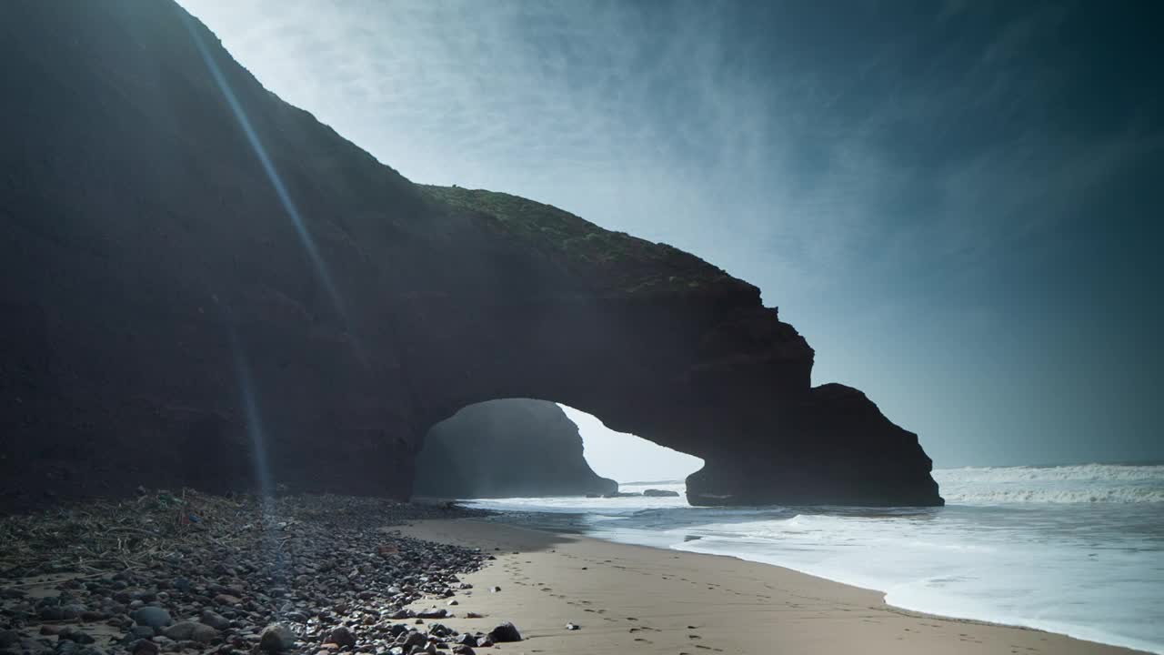 Stock Video Paradisiac Beach With Rock Formations Live Wallpaper - Free Download