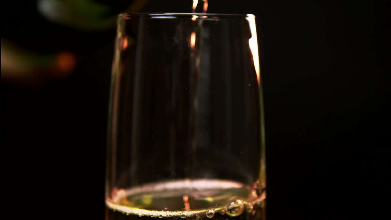 Video Stock Pouring Champagne Live Wallpaper Free - Free Download