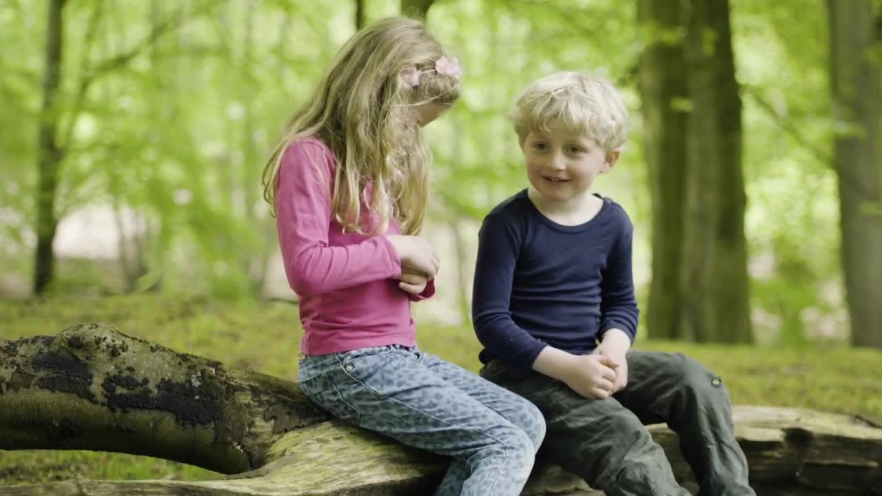 Video Stock Children Talking Live Wallpaper For PC - Free Download