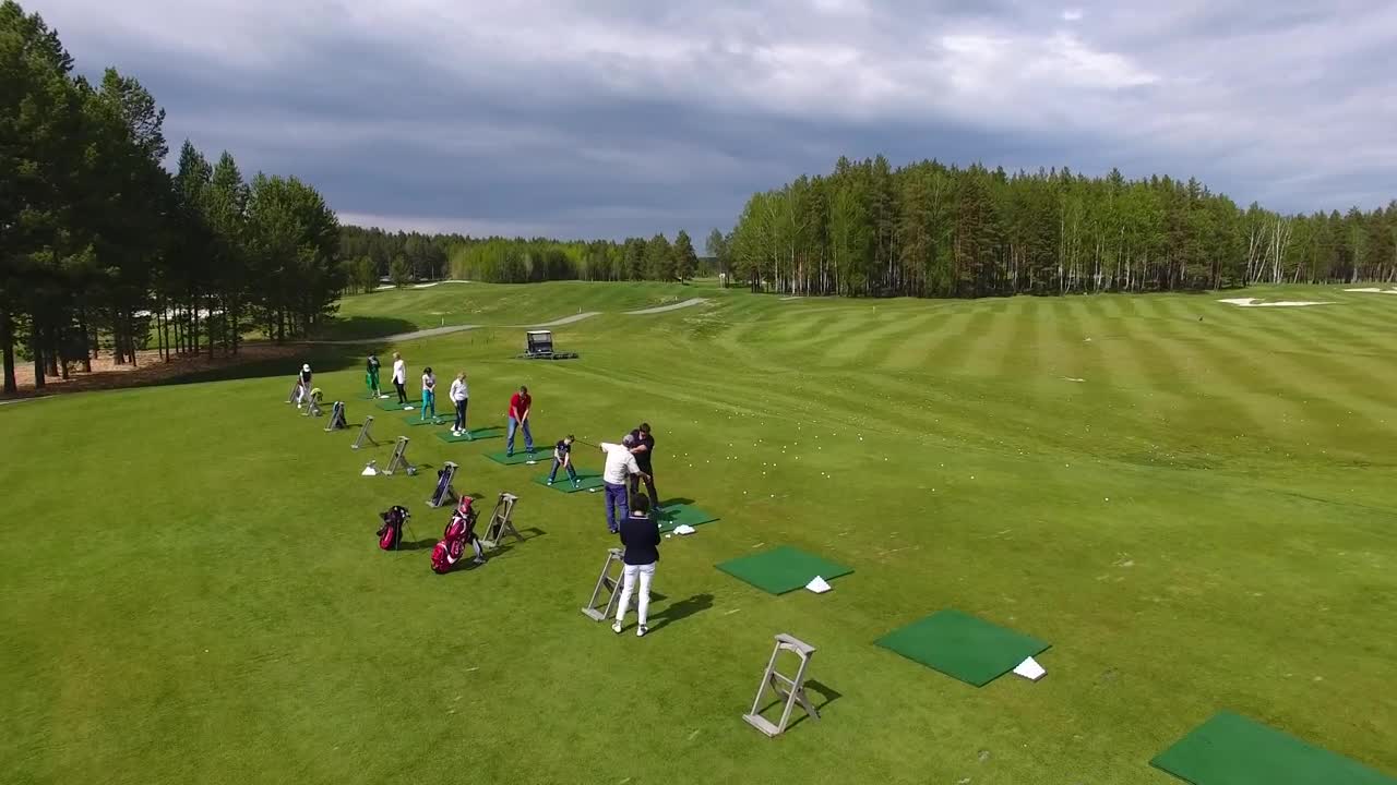 Stock Video Golfers In A Line Live Wallpaper For PC - Free Download