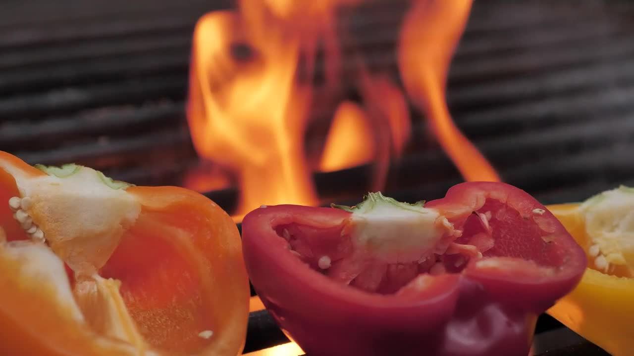 Stock Video Bell Peppers On The Bbq Grill Live Wallpaper For PC - Free Download