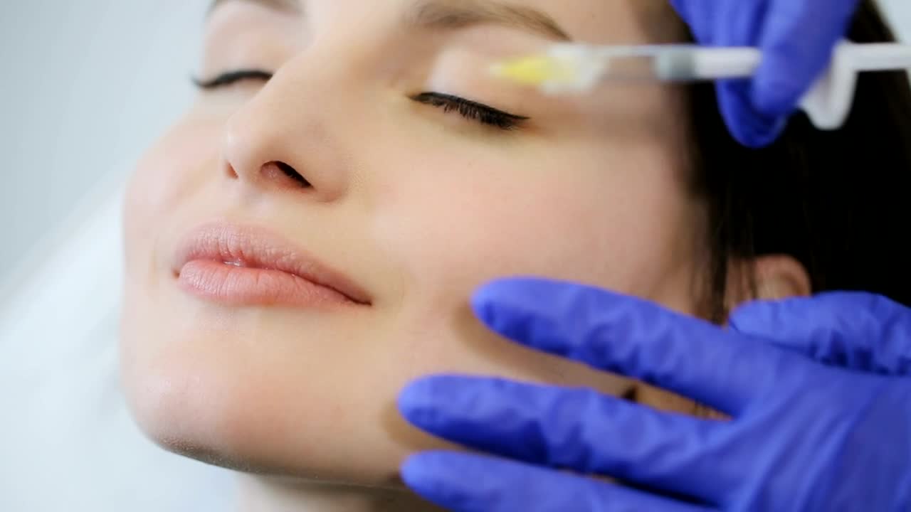 Free Stock Video Woman Getting Botox On Her Lips Close Up Live Wallpaper - Free Download