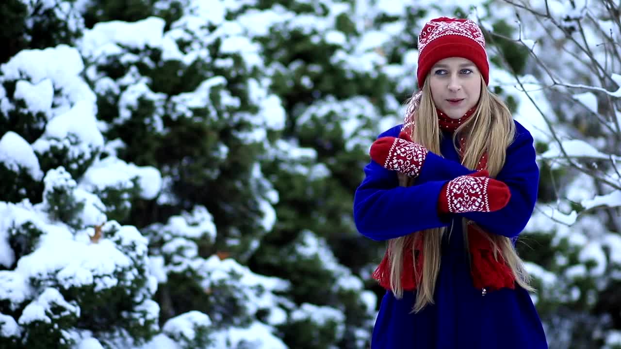 Stock Video Girl Trying To Warm Up In The Winter Live Wallpaper For PC - Free Download