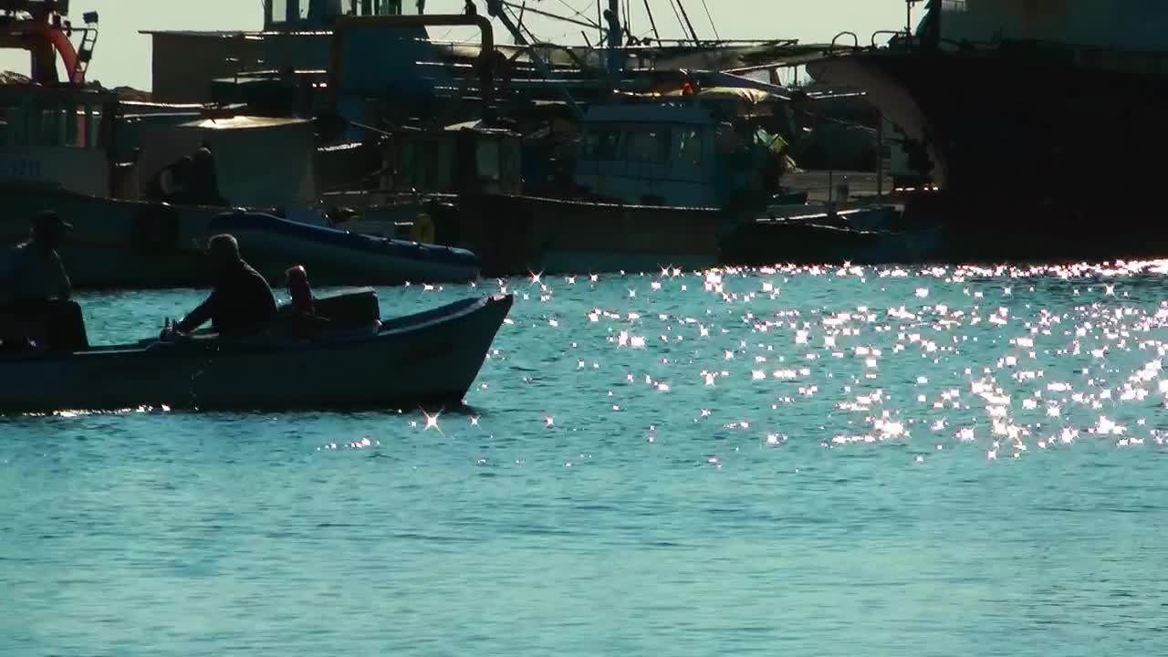 Free Stock Video Silhouette Of A Small Rowing Boat Near The Dock Live Wallpaper - Free Download