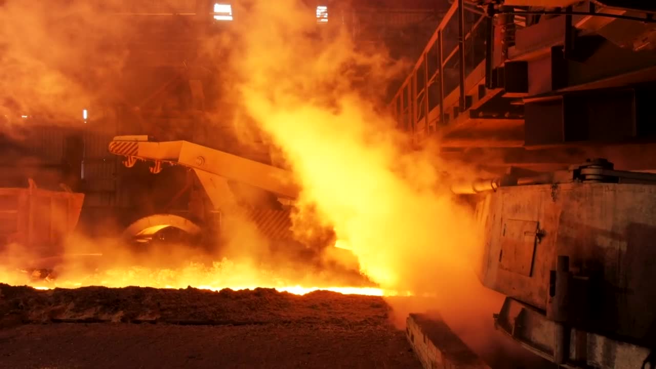 Stock Video Molten Metal In A Foundr Animated Wallpaper - Free Download