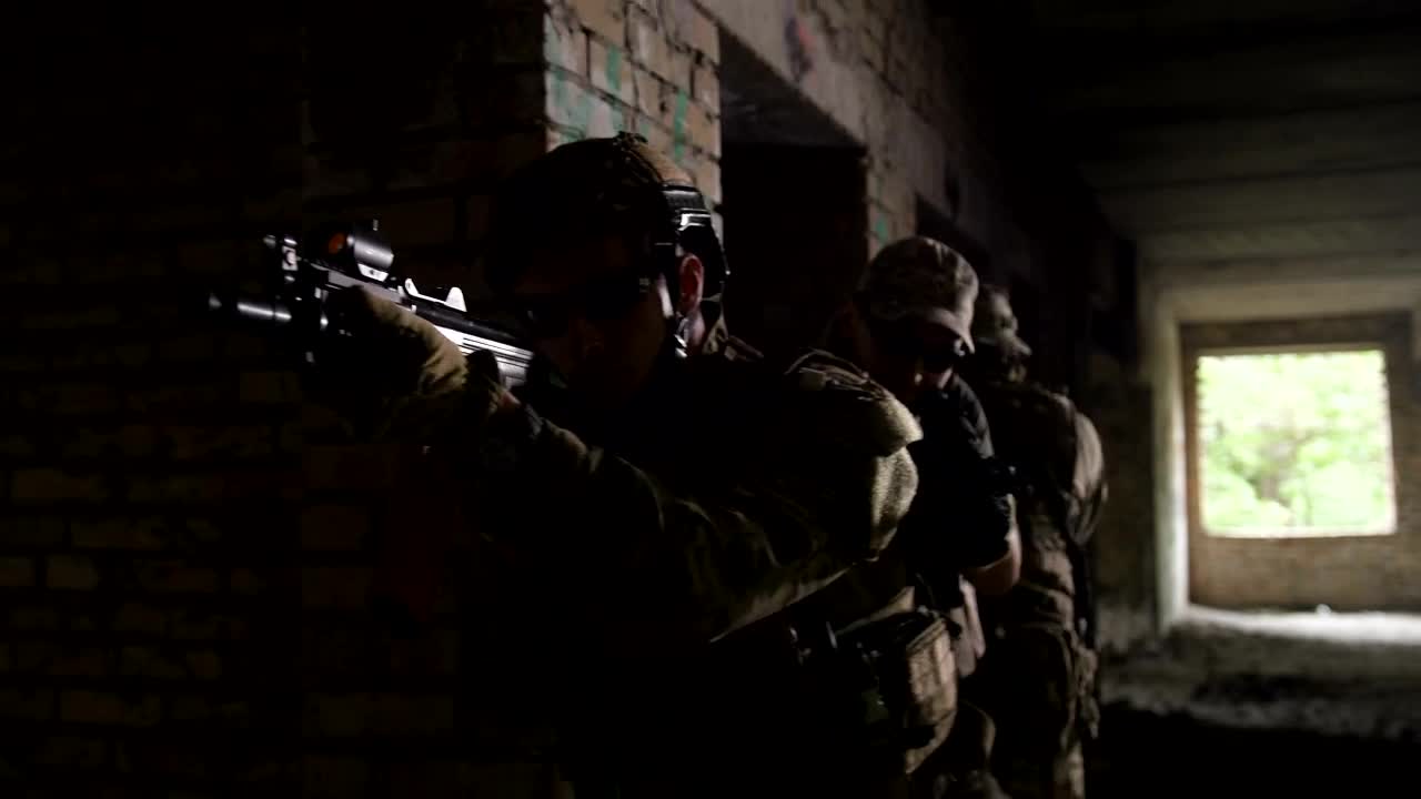 Free Video Stock tactical team moving Live Wallpaper - Free Download